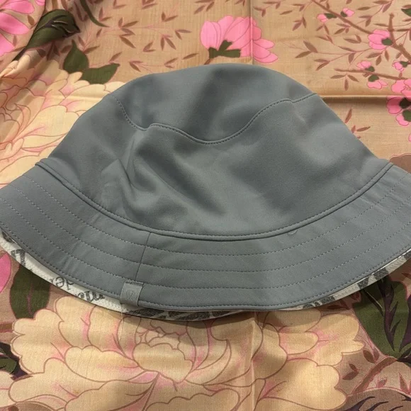 Lulu Both ways, bucket, hat, manifesto, print BNWT - Picture 5 of 5